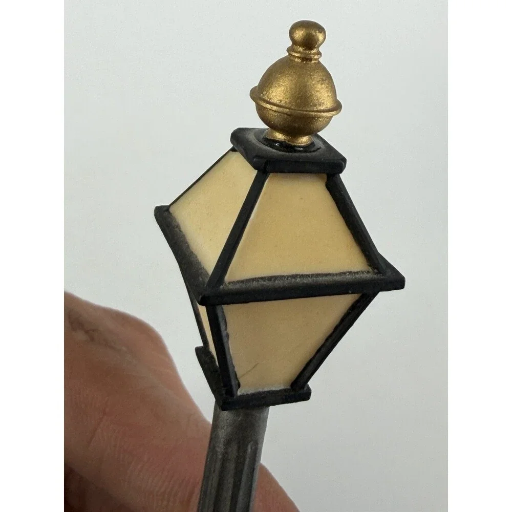 Hudson Pewter Villagers Lamp Post Street Light 4297